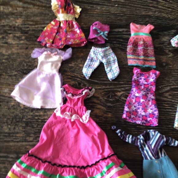 Bintage Barbie clothes lot - Picture 2 of 3